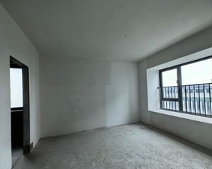 崇文花园,新小区,毛坯,诚心出售