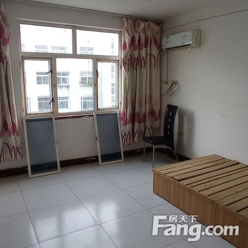 芙蓉小区四楼两室朝阳,拎包入住!