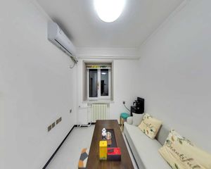 南北通透城角西路11号院2室1厅精装修