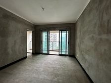 沙坪坝区 万云府 四房 次新小区 轻轨旁边