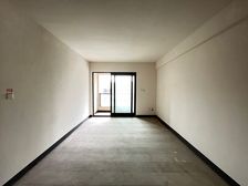 首付20多万买渝北光环商圈约克郡大三房看中庭