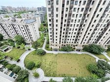 电梯12楼,送30w精装修,送超大阳台,俯瞰小区中心位置!