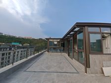 协信春山台 带100多平米私家大露台 装修保持的好未入住