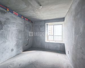 电梯房 南北通透 4室 毛坯 146平 房东急置换 诚心出售