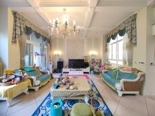 装修联排中户,装修保持不错,2+1结构,地下室全采光,