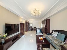 开发商装修,户型方正,带软装拎包入住