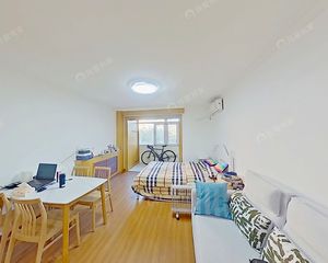 朝阳区东三环6/14号线双地铁红庙北里小区一居室