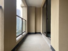 中央公园香港置地品质房源。四房,195万,房源保真!