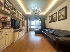 沙坪坝区 万科金色悦城二期 三房 138万