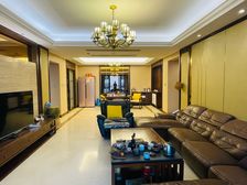 北滨路全看江。寰宇天下天擎 三房 340万 房源保真!