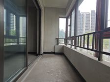 中央公园一环龙湖天街旁。中粮中央公园祥云 双书包 房源保真!