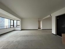 双书包龙湖品质小区大平层 270万