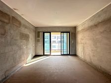 光环旁,双书包洋房四房 185万