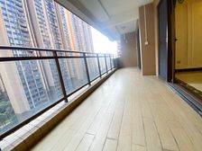 甲A级房源, 头等位置看花园,南北对流 中楼层 ,大四房豪装