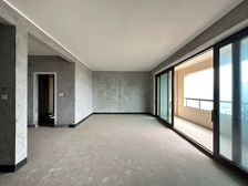 双轻轨,光环旁大横厅四房三卫 220万