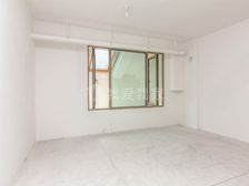 御沁园东区 纯毛坯联排 不靠马路 双 近18号繁荣路