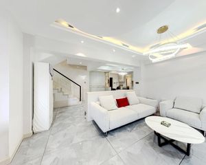 专做三江口顶复,70万精装拎包入住,带阳光房大露台