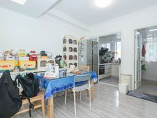 樱花苑南北通透两房 精装修满五唯一 顶层视野佳