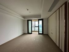 南岸区 铂悦澜庭 四房 245万