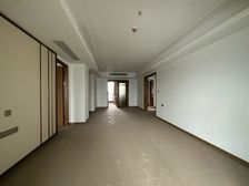 南岸区 铂悦澜庭 四房 256万