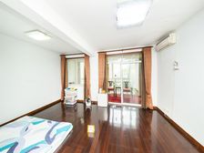 诚意出售 联排别墅 不靠马路 下面搭建了阳光房很漂亮