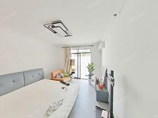临沂新村地T口精装修一房带院子,随时看。找小赵比绿皮少一个点