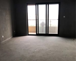 绿地东方公馆3室2厅2卫南朝向330.0万元/套出售