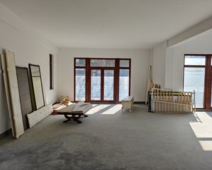 比华利 5室2厅 南北 毛坯