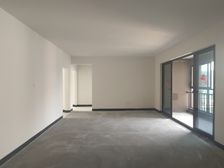 公园旁,华润品质小区横厅四房上135万