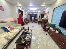 名人公馆 复式阁楼 136平3房2厅2卫 总价259万