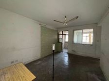 业主诚售 地.铁口现房 小区南排位置 纯毛坯 到价即可签约