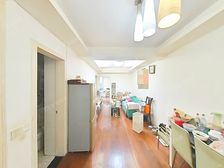 出门是8号线黄兴路站,电梯房的高层,采光好,通风好