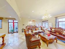 纳帕溪谷 三期独栋,纯地上两层,装修保持好,户型不错位置也好