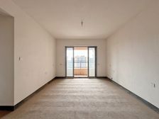 博雅一期朝中庭三房,诚意价出售,高楼层视野开阔,出门轻轨