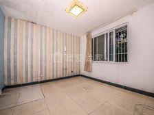 次新小区,近轨交2hao线,临河位置,看房有钥匙,诚意出售。