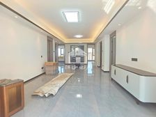 世茂金科博翠4房2厅95万元