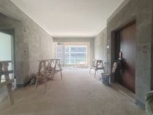 公园旁,近轻轨横厅板式洋房三房 120万