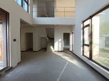 渝北香港置地嘉景湾 合院别墅 带两百平花园