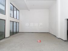联排别墅,双阳台,,小区中心位置,24管家服务,可接受置换