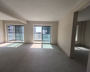 维科水岸春晖3室2厅2卫南朝向380.0万元/套出售