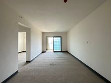 香港置地公园大道三房朝中庭135万