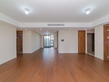 低楼层 5楼 欢迎预约看房 琅越龙洲 4室2厅 精装修