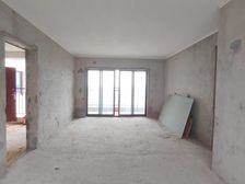 中州 翡翠城毛坯4房 双套房 朝南 电梯中层 带入户花园