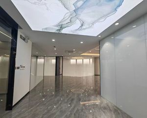 单价8000元,经四路万达130平,300平急售,两面环窗