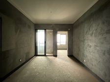 双书包,公园旁中间楼层三房 94万