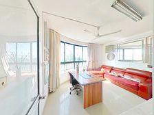 紧邻地,铁 商品房3开间朝南 电梯中层 价,格可谈