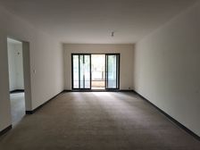 超级优质的洋房 门口是商圈 带吧书背包!价格优质