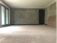 万达广场旁次板式新洋房四房横厅