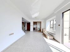 四房 装修新净 拎包入住 南北对流 通风好