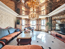 精装大三室,带300平大露台